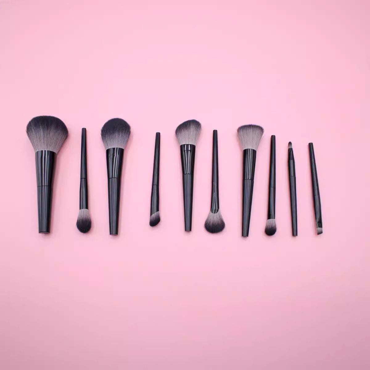 10 portable mini makeup brushes