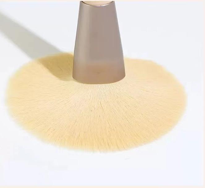 12 makeup brush set with soft animal hair