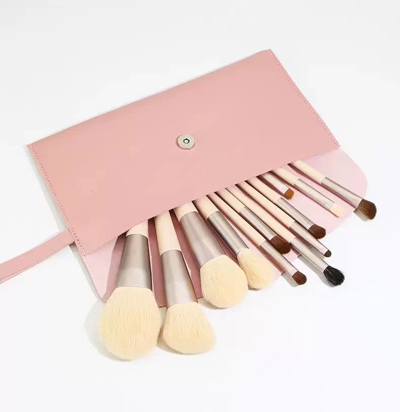 12 makeup brush set with soft animal hair