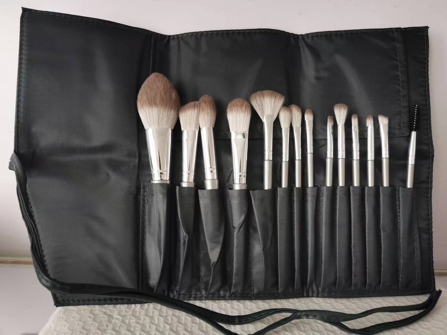 Complete set of 14 ultra soft hair makeup brushes