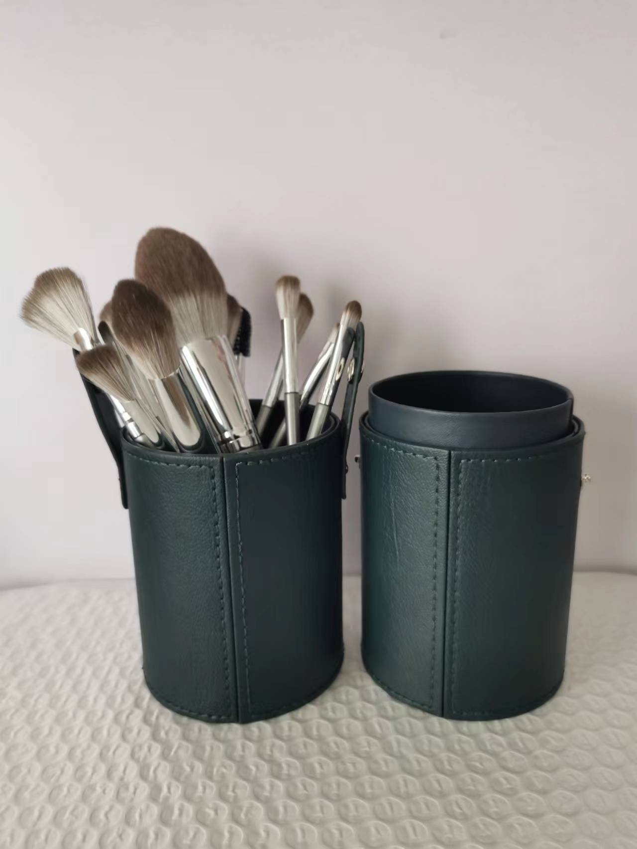 Complete set of 14 ultra soft hair makeup brushes