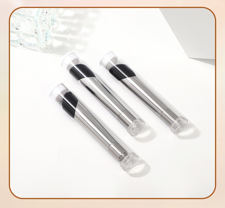 Thumb concealer brush all metal