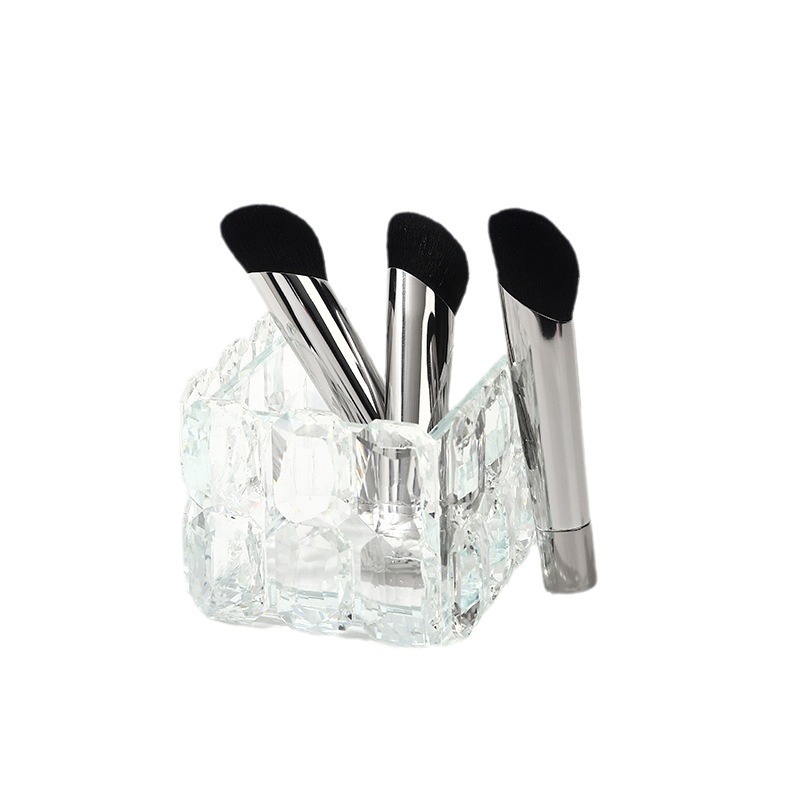 Thumb concealer brush all metal