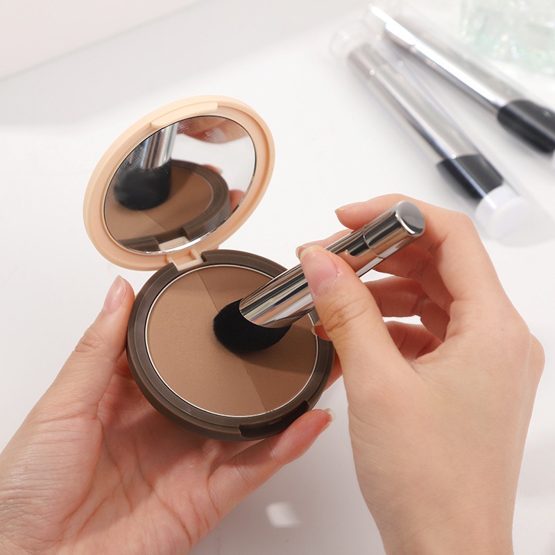Thumb concealer brush all metal