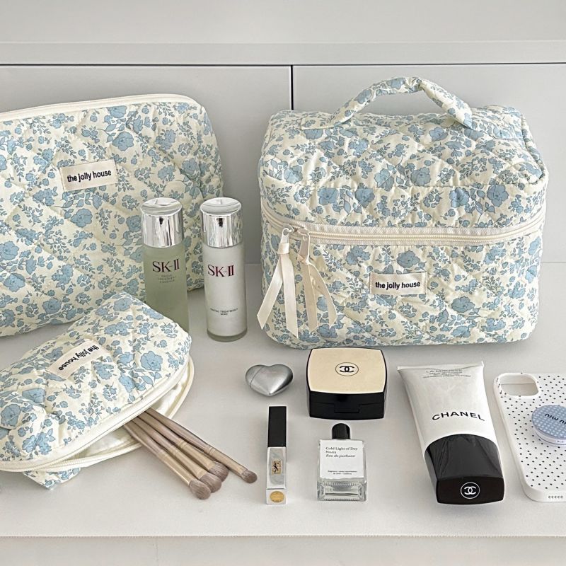 Blue floral quilted makeup bag with large capacity