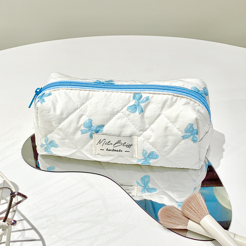 Bow travel portable makeup bag