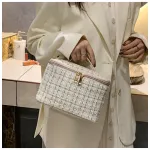 Makeup bag with large capacity and high-end feel