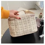 Makeup bag with large capacity and high-end feel