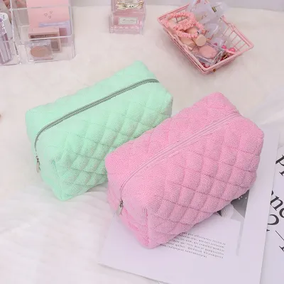 Plush pencil case, large capacity, dirt resistant makeup bag 01