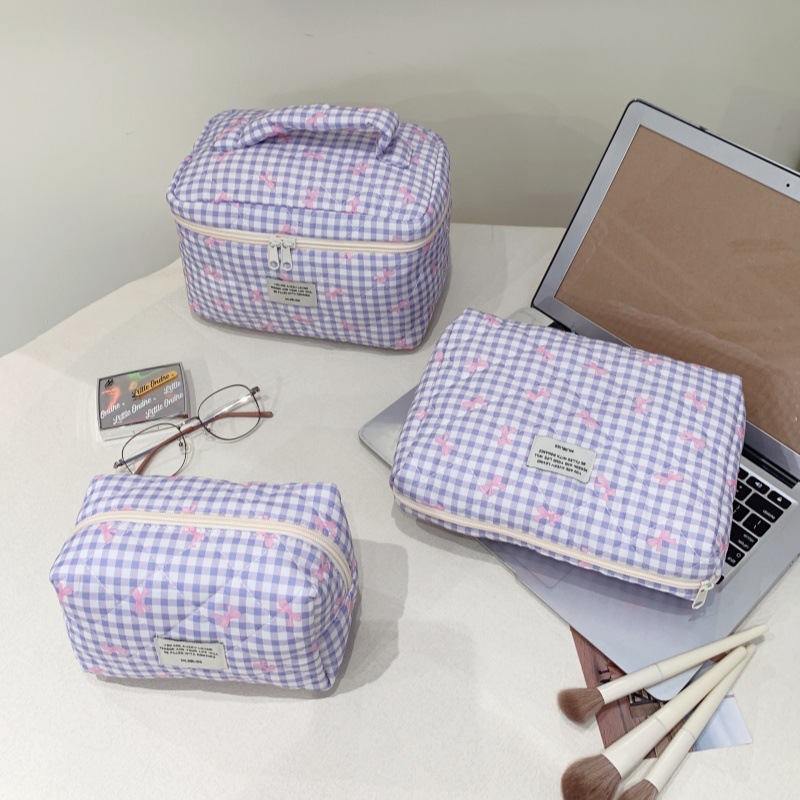 Wind Quilted Checkered Makeup Bag with Large Capacity