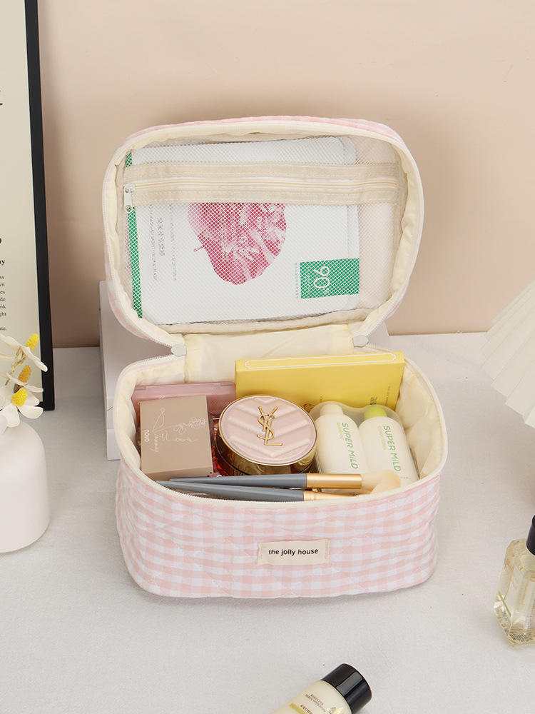 Wind Quilted Checkered Makeup Bag with Large Capacity