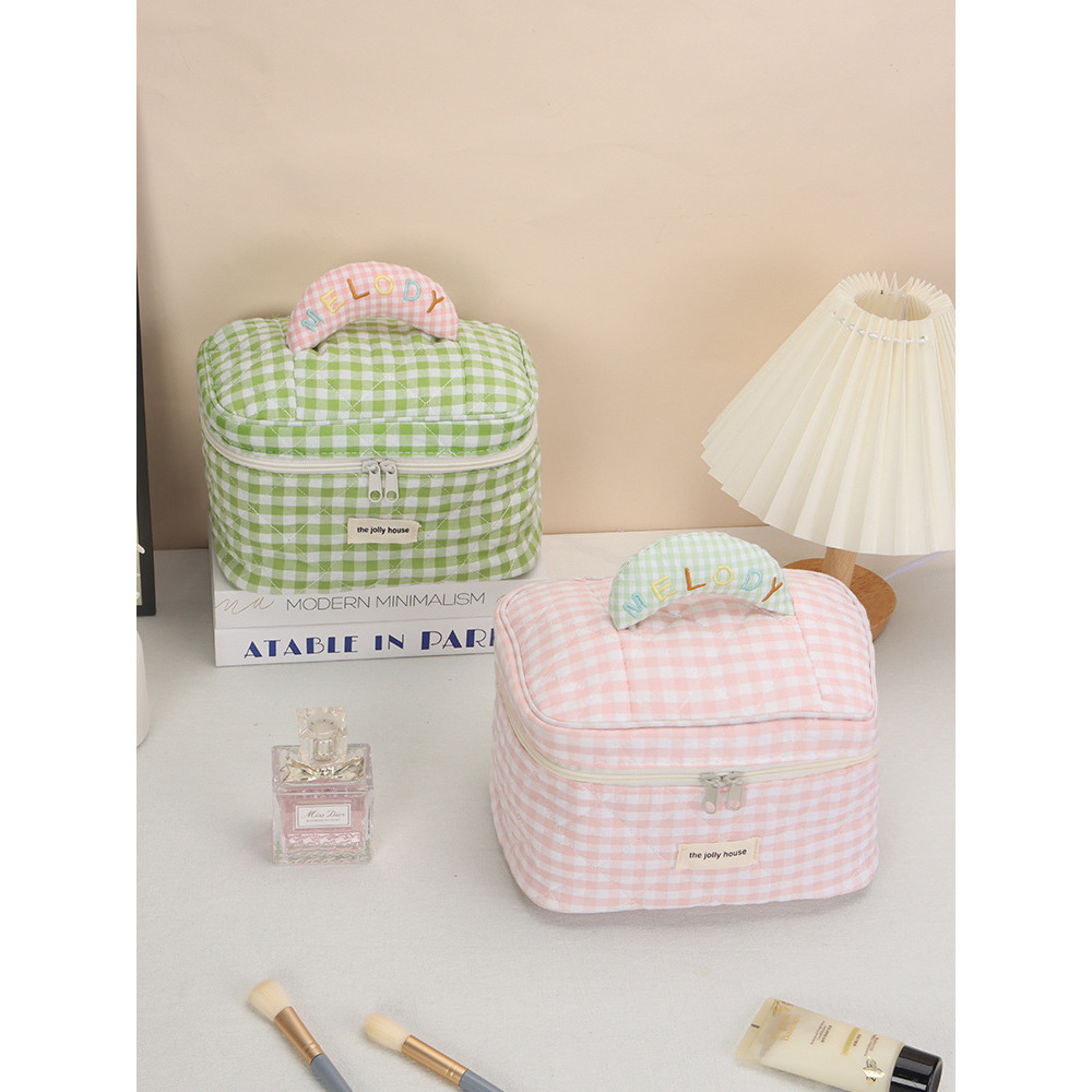 Wind Quilted Checkered Makeup Bag with Large Capacity