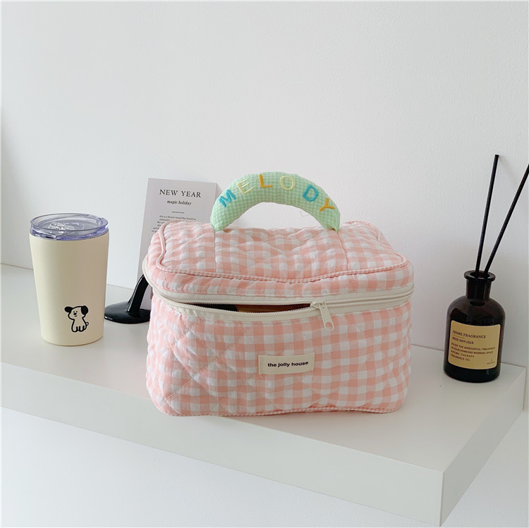 Wind Quilted Checkered Makeup Bag with Large Capacity