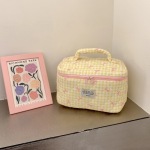 Wind Quilted Checkered Makeup Bag with Large Capacity