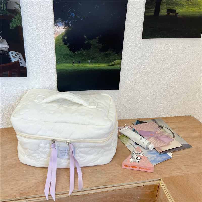 Wind Quilted Cloud Macaron Makeup Bag