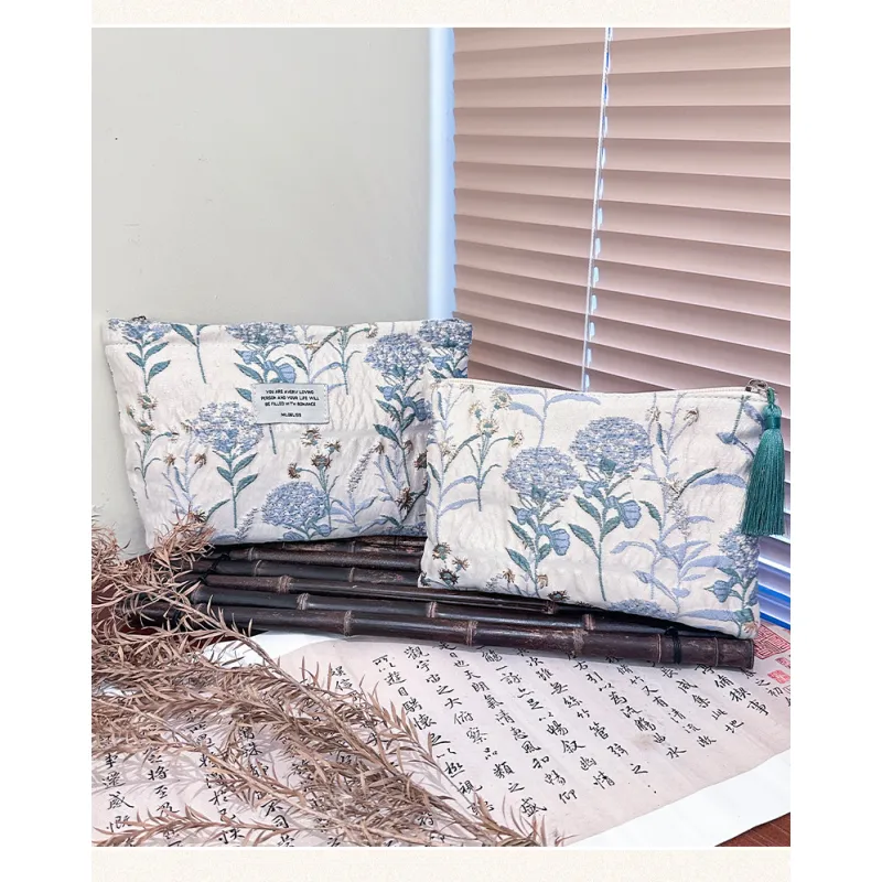 Dandelion relief makeup bag
