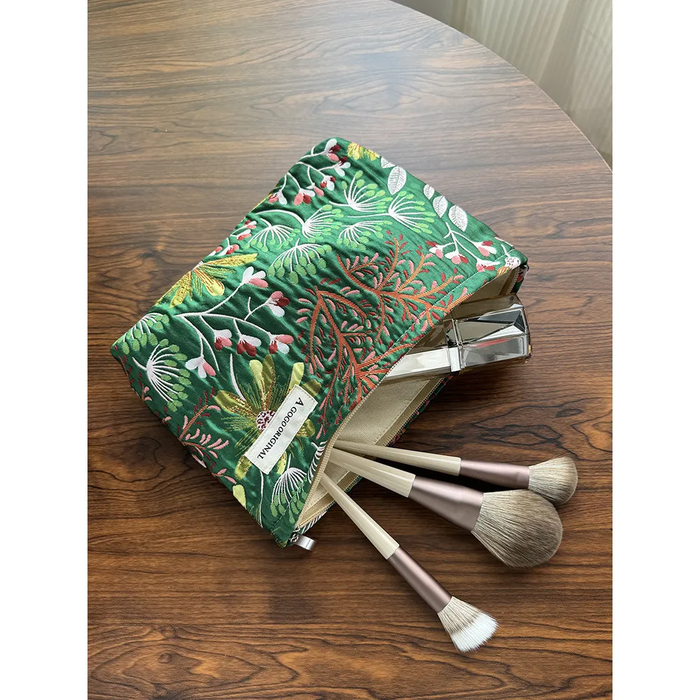 Fresh large capacity portable makeup bag