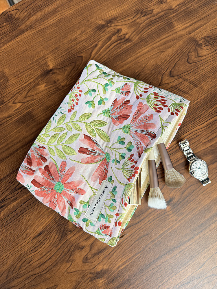 Fresh large capacity portable makeup bag