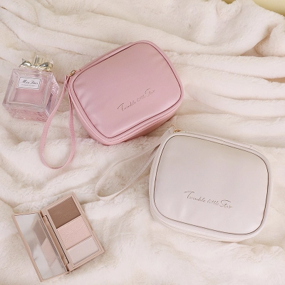 PU Cream Lipstick Small Square Makeup Bag 01