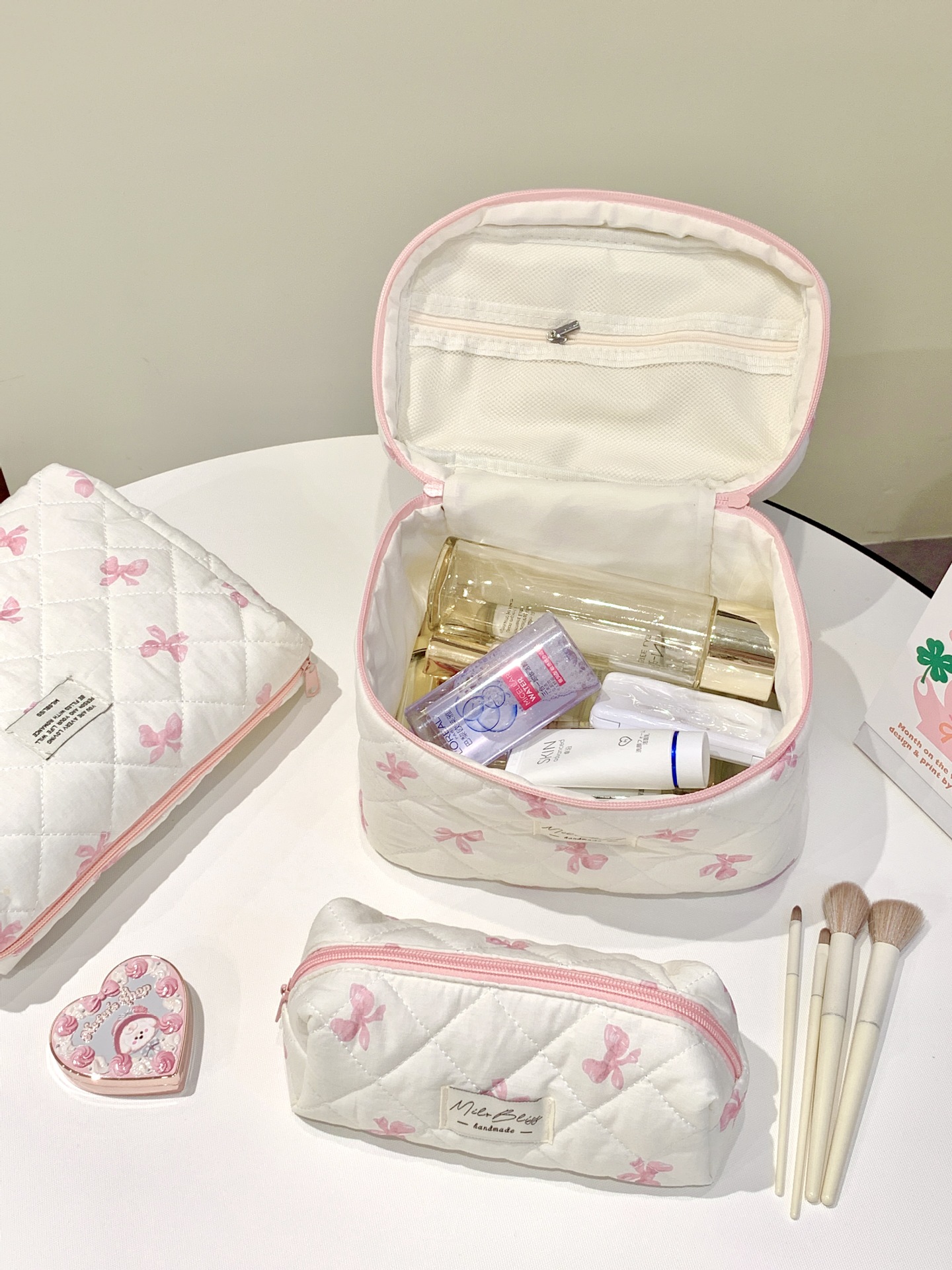 Small, Fresh, Cute Quilted White Bottom Bow Makeup Bag