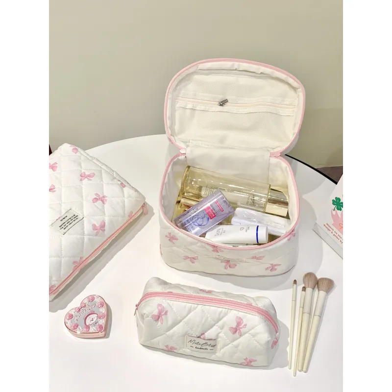 Small, Fresh, Cute Quilted White Bottom Bow Makeup Bag