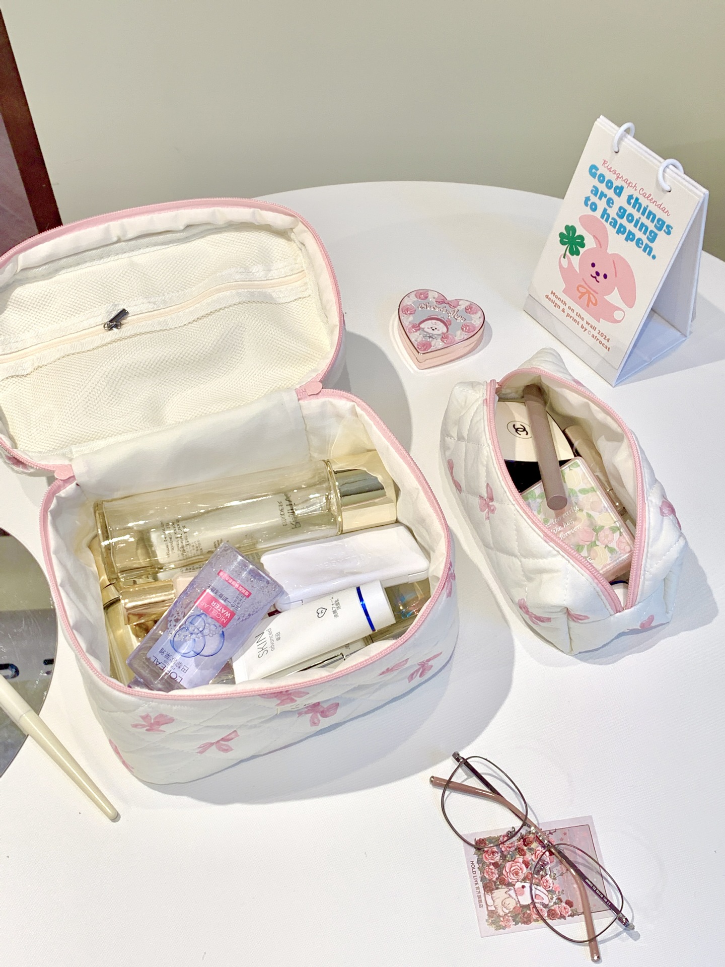 Small, Fresh, Cute Quilted White Bottom Bow Makeup Bag