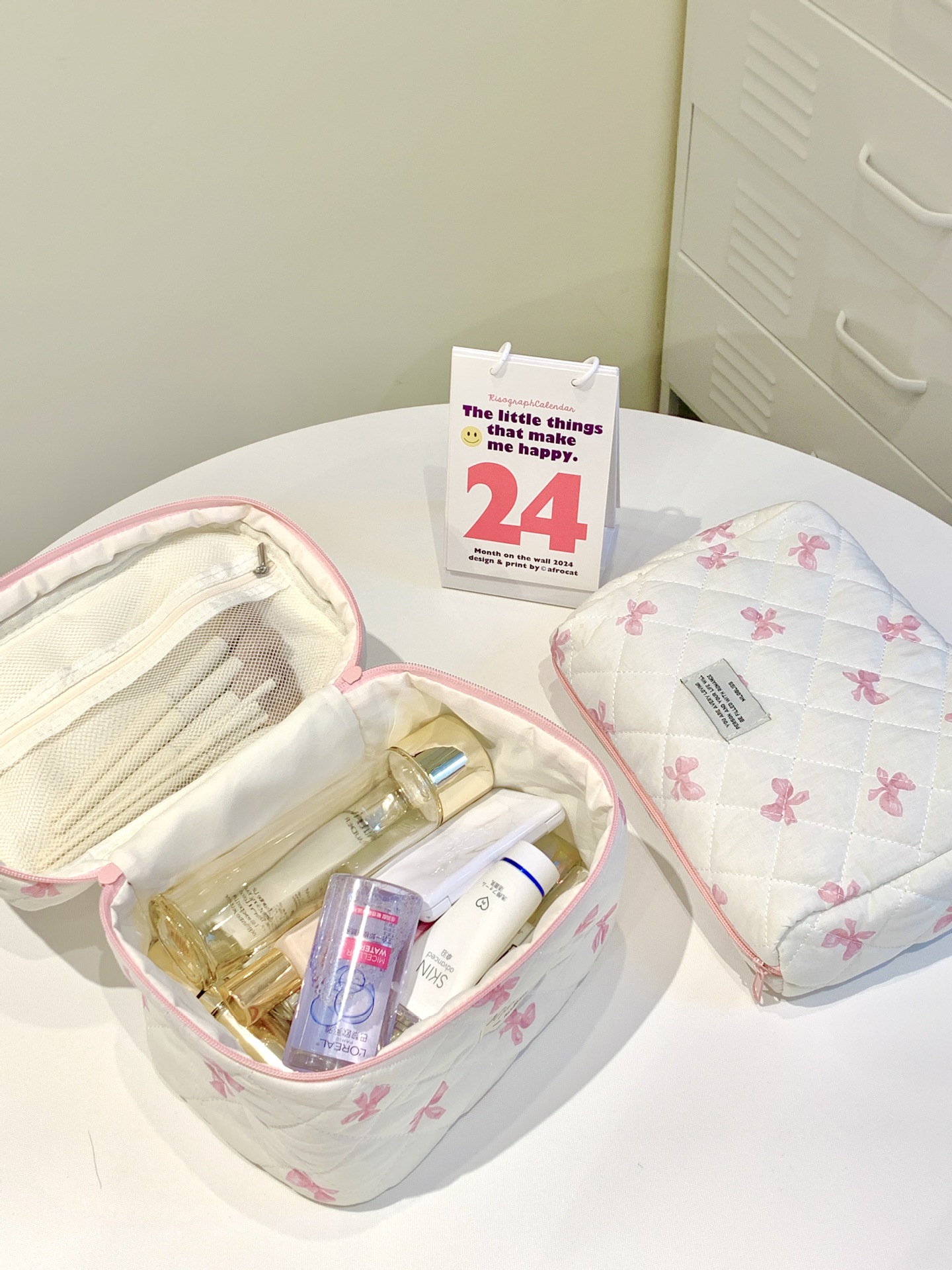Small, Fresh, Cute Quilted White Bottom Bow Makeup Bag