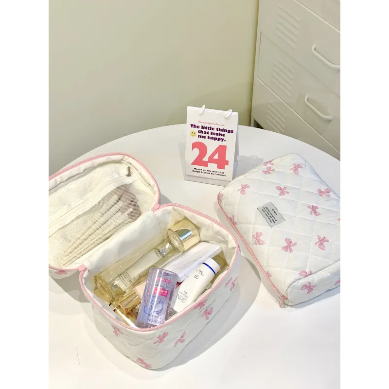 Small, Fresh, Cute Quilted White Bottom Bow Makeup Bag