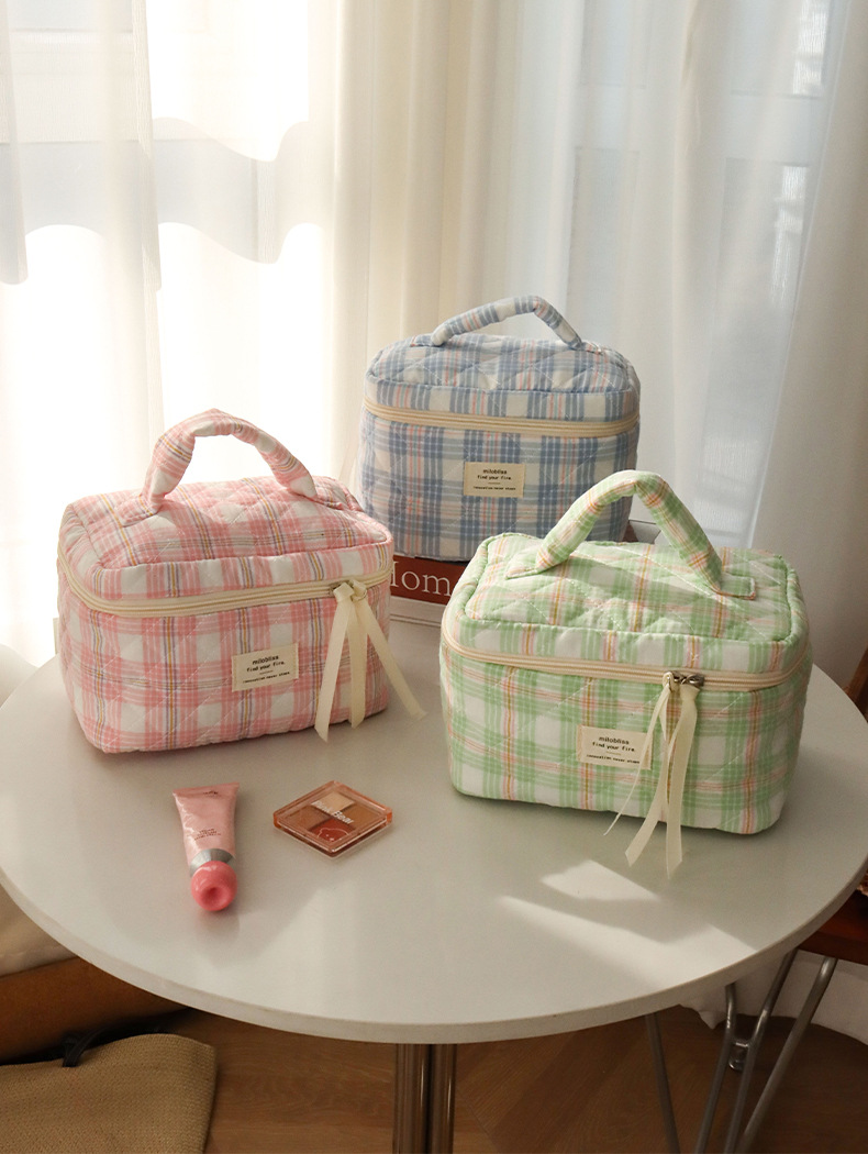 High appearance cute ribbon storage makeup bag