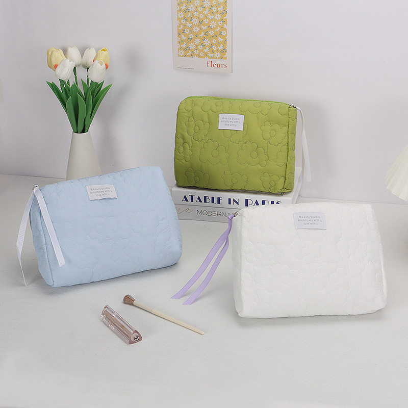 Quilted Fresh Cloud Pattern Makeup Bag