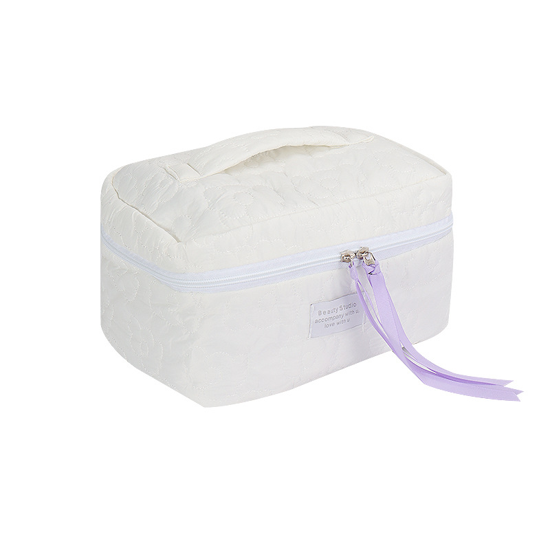 Quilted Fresh Cloud Pattern Makeup Bag