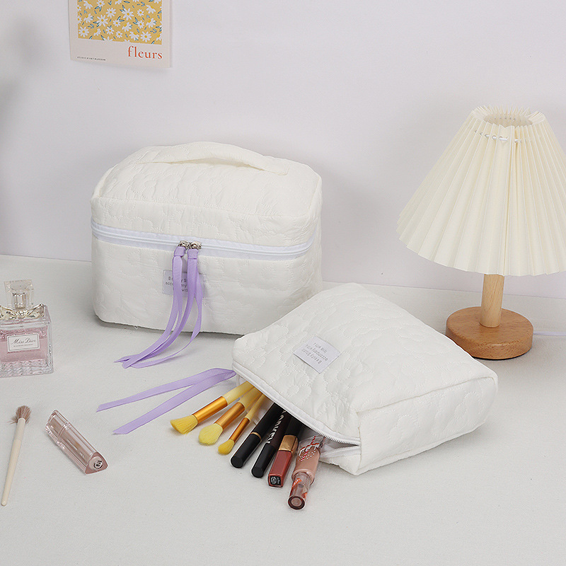 Quilted Fresh Cloud Pattern Makeup Bag