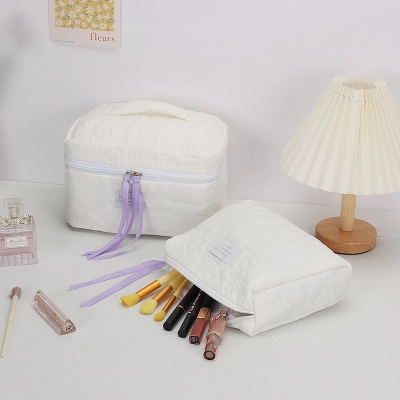 Quilted Fresh Cloud Pattern Makeup Bag 02