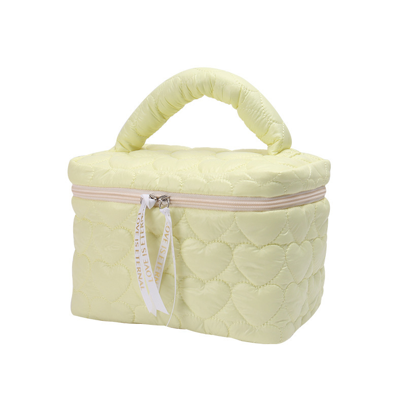 Quilted heart-shaped flower large capacity high-end makeup bag