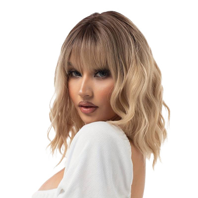 Short wave gradient golden wig with bangs 02
