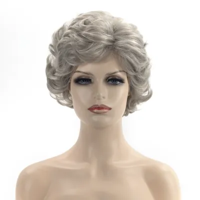 Women's short curly hair is comfortable and versatile 02