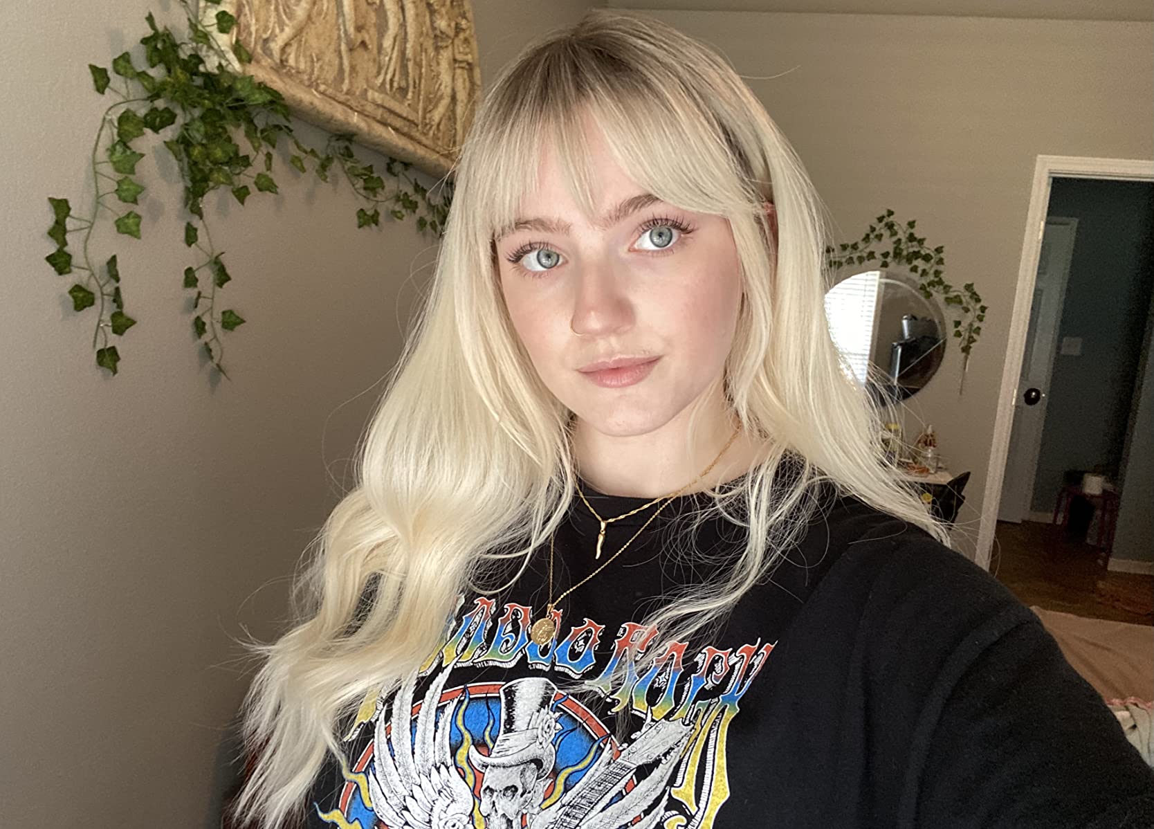 Golden long wavy curly wig with natural fluffy air bangs review Kenny 02