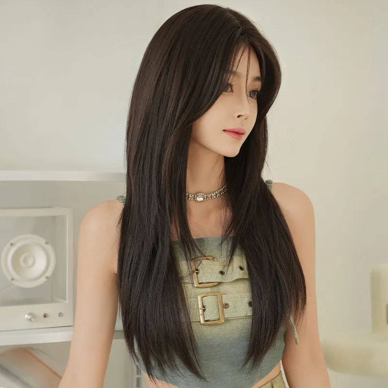 Long straight wig