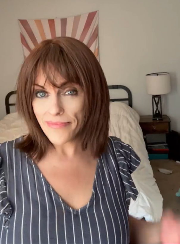 Skilled and dyed collarbone hair,wig review Amie N.