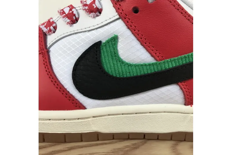 Reps StockX Shoes Frame Skate x Nike SB Dunk Low “Habibi Red White CT2550-600??