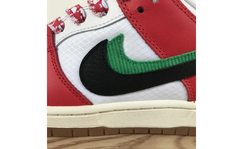 Reps StockX Shoes Frame Skate x Nike SB Dunk Low “Habibi Red White CT2550-600??
