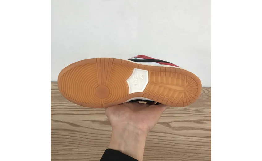 Reps StockX Shoes Frame Skate x Nike SB Dunk Low “Habibi Red White CT2550-600??