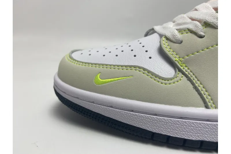 Jordan 1 Ghost Green