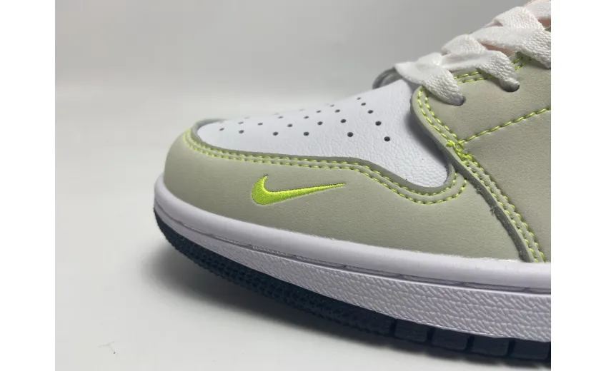 Jordan 1 Ghost Green