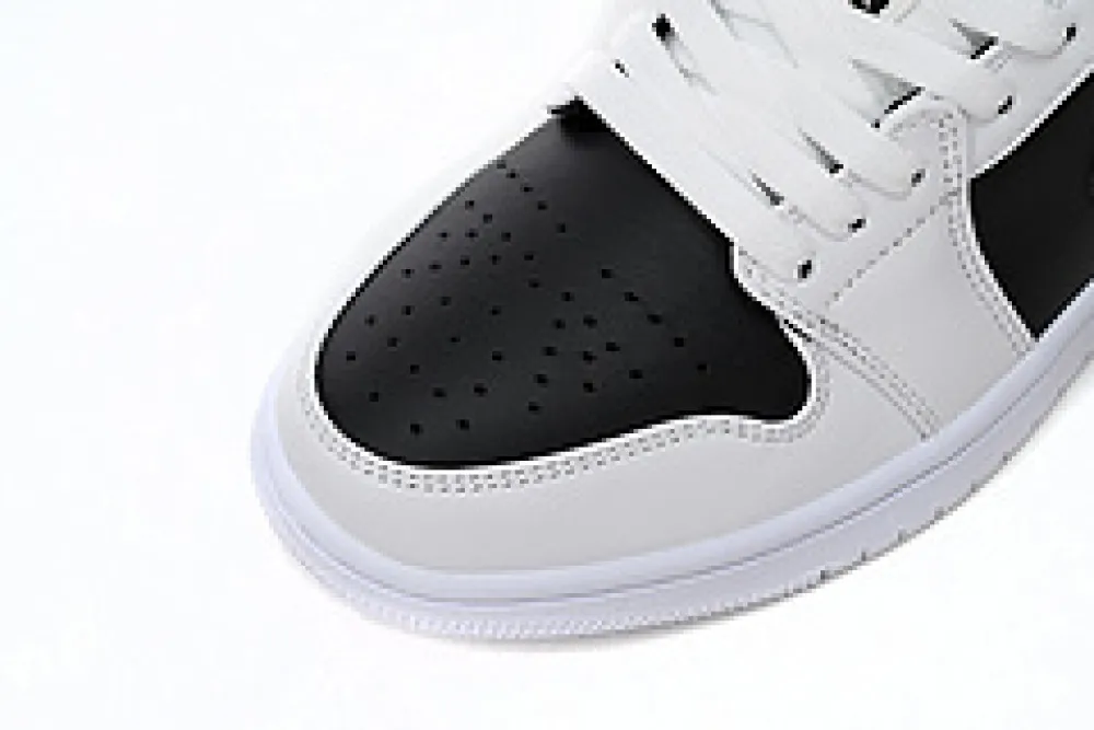 Low Jordan 1 Panda