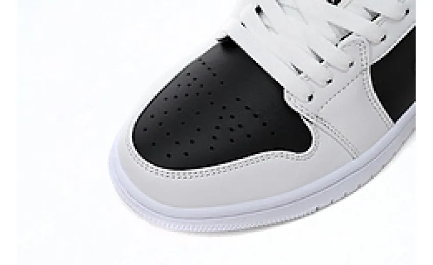 Low Jordan 1 Panda