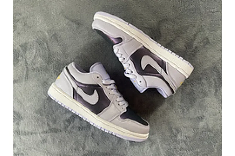 Jordan 1 Low Oxygen Purple 554723-505