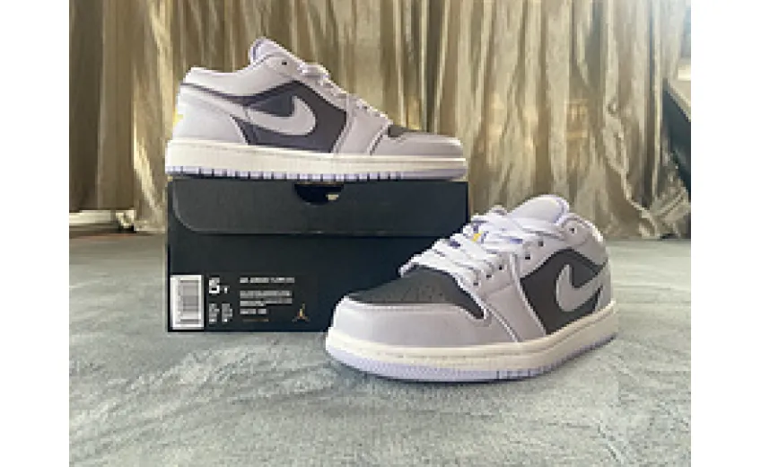 Jordan 1 Low Oxygen Purple 554723-505