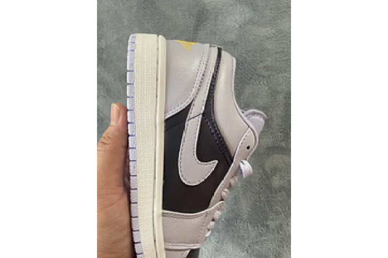 Jordan 1 Low Oxygen Purple 554723-505