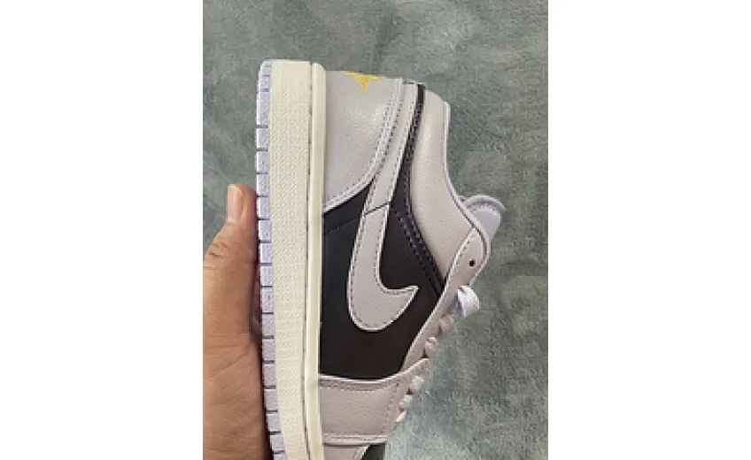Jordan 1 Low Oxygen Purple 554723-505